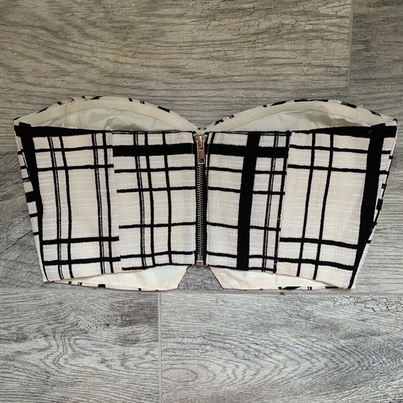 Do & Be Crop Top Black & White Pattern Sz Small - Picture 2 of 5